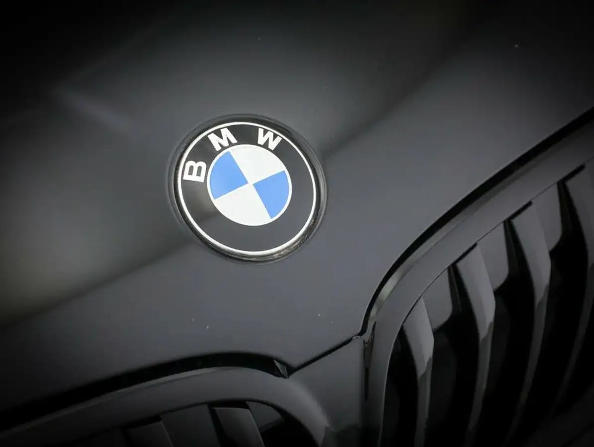 2022-bmw-x1-20-sdrive20i-xline-big-10