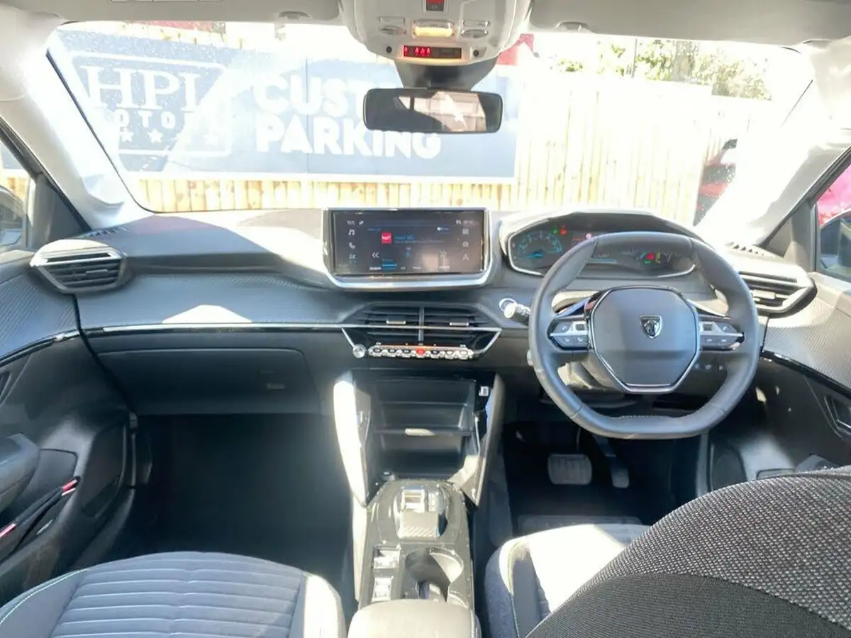 2024-peugeot-208-e-active-136ps-50kwh-big-6