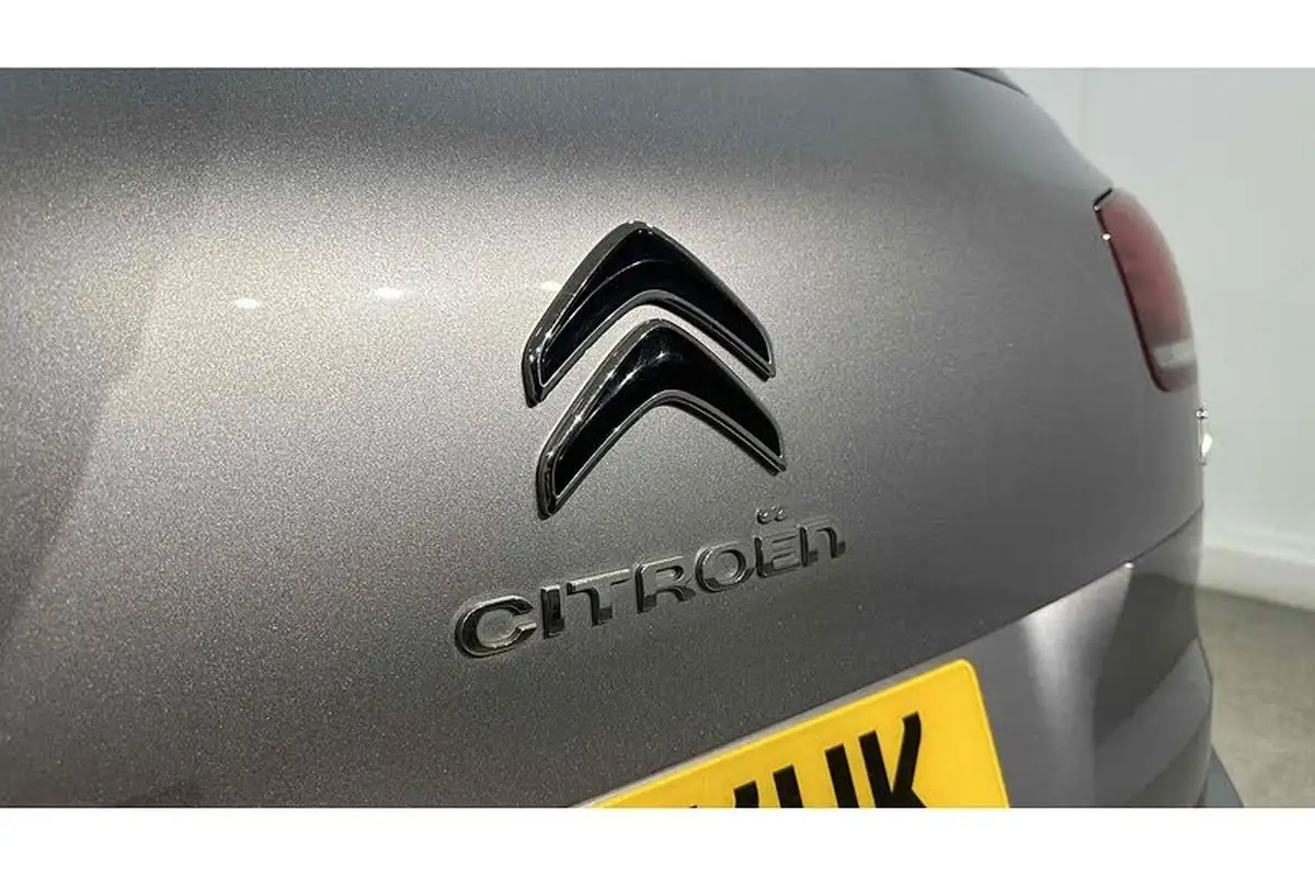 2018-citroen-c4-picasso-12-puretech-feel-big-11