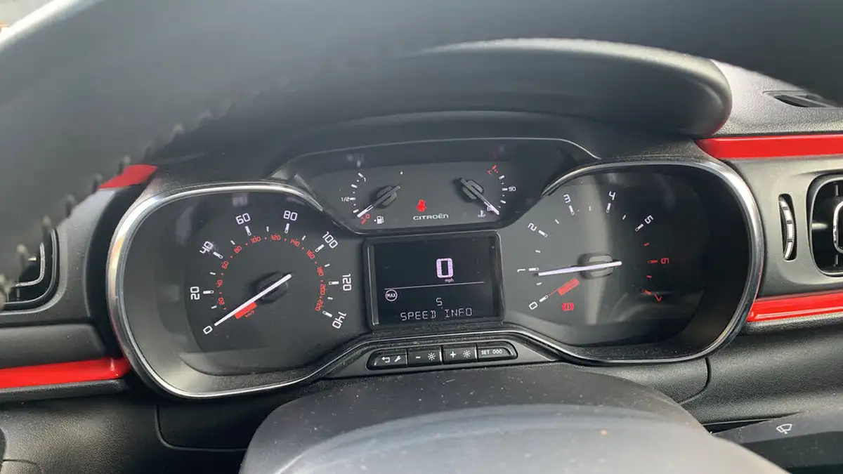 2018-citroen-c3-12-puretech-flair-nav-edition-82ps-big-12
