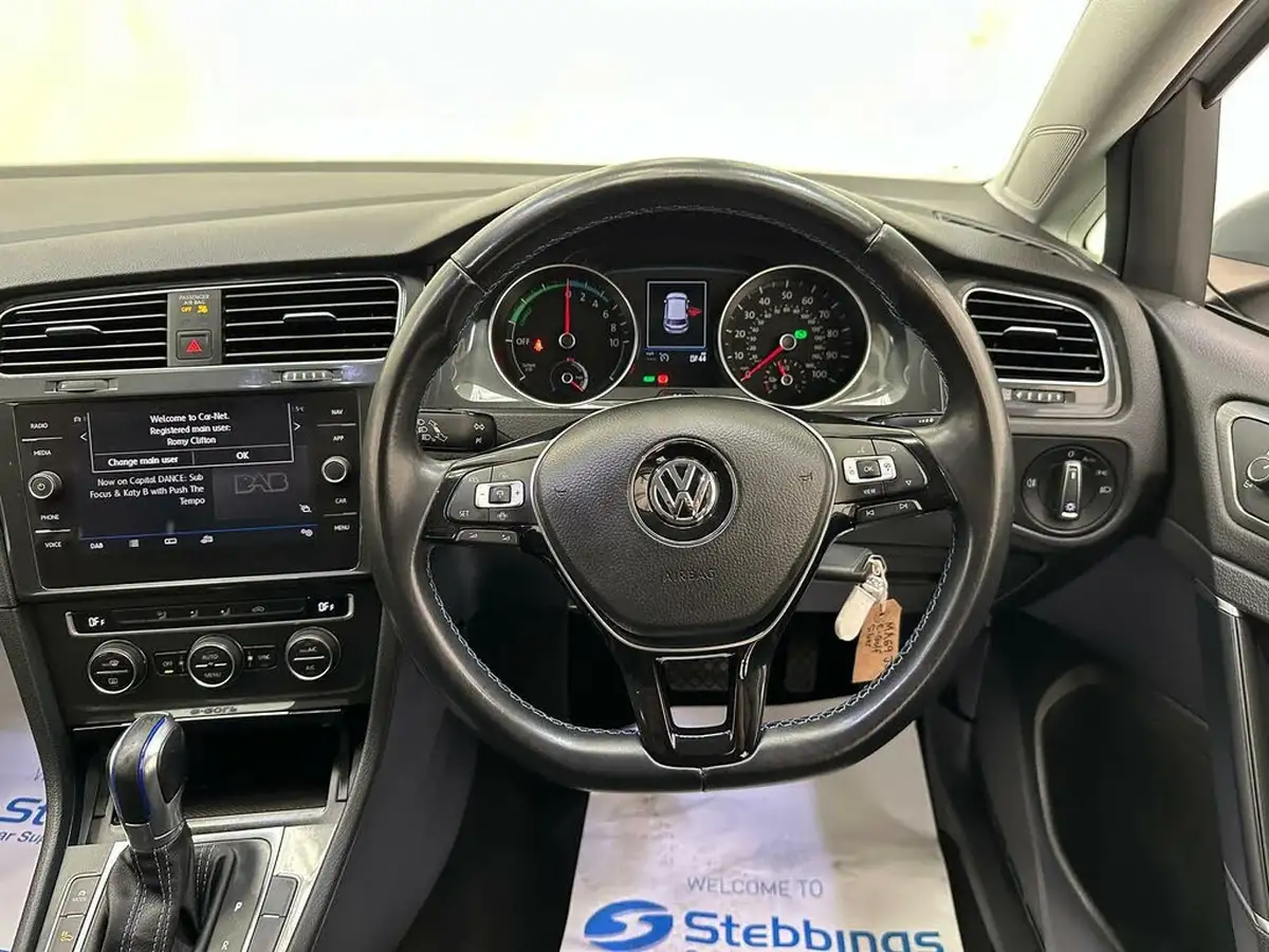2019-volkswagen-golf-e-e-golf-big-10