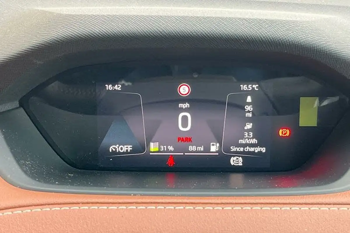 2023-skoda-enyaq-e-80-82-kwh-station-wagon-big-26