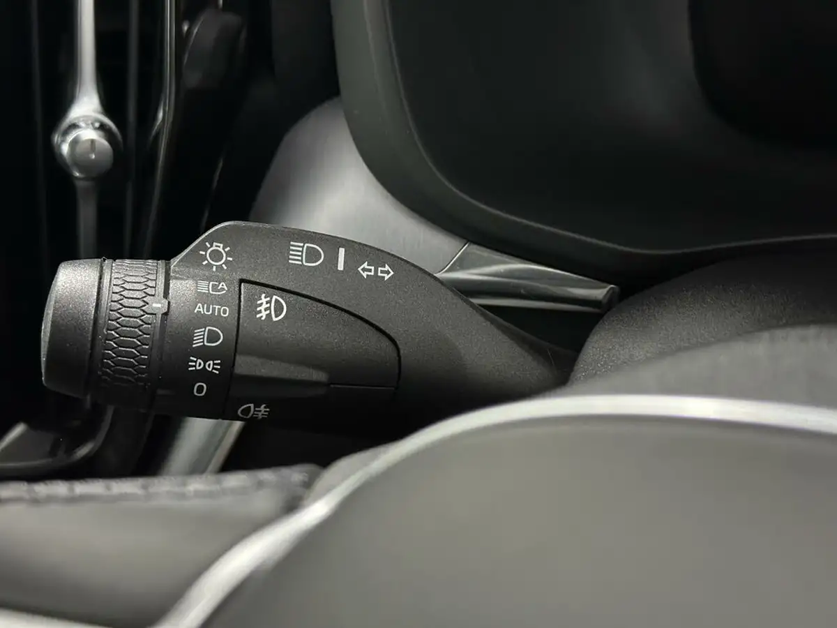 2019-volvo-xc60-20td-b4-momentum-big-10
