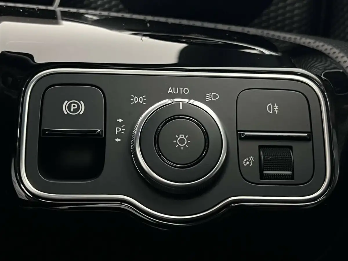 2020-mercedes-benz-a-class-13-a180-sport-executive-hatchback-5d-7g-dct-big-22