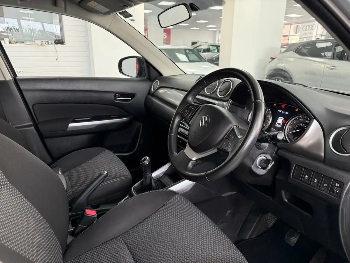 2018-suzuki-vitara-10-boosterjet-sz-t-big-23