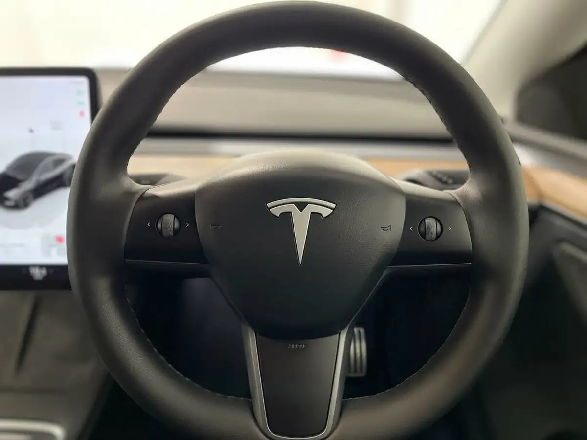 2024-tesla-model-y-e-performance-big-66