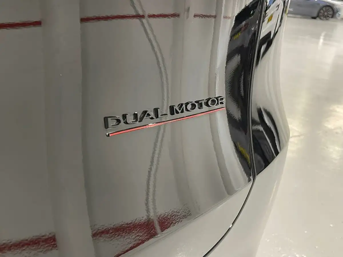 2024-tesla-model-y-e-performance-big-49