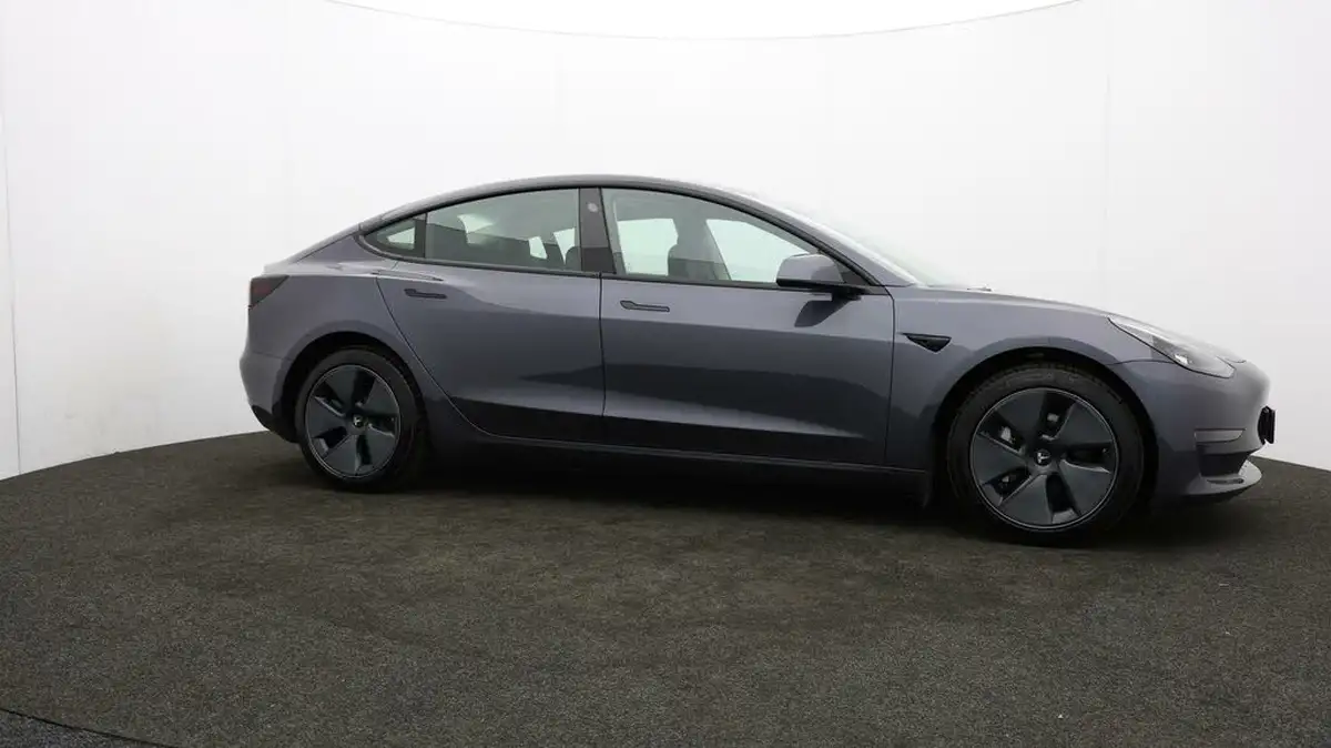 2021-tesla-model-3-e-long-range-awd-big-35