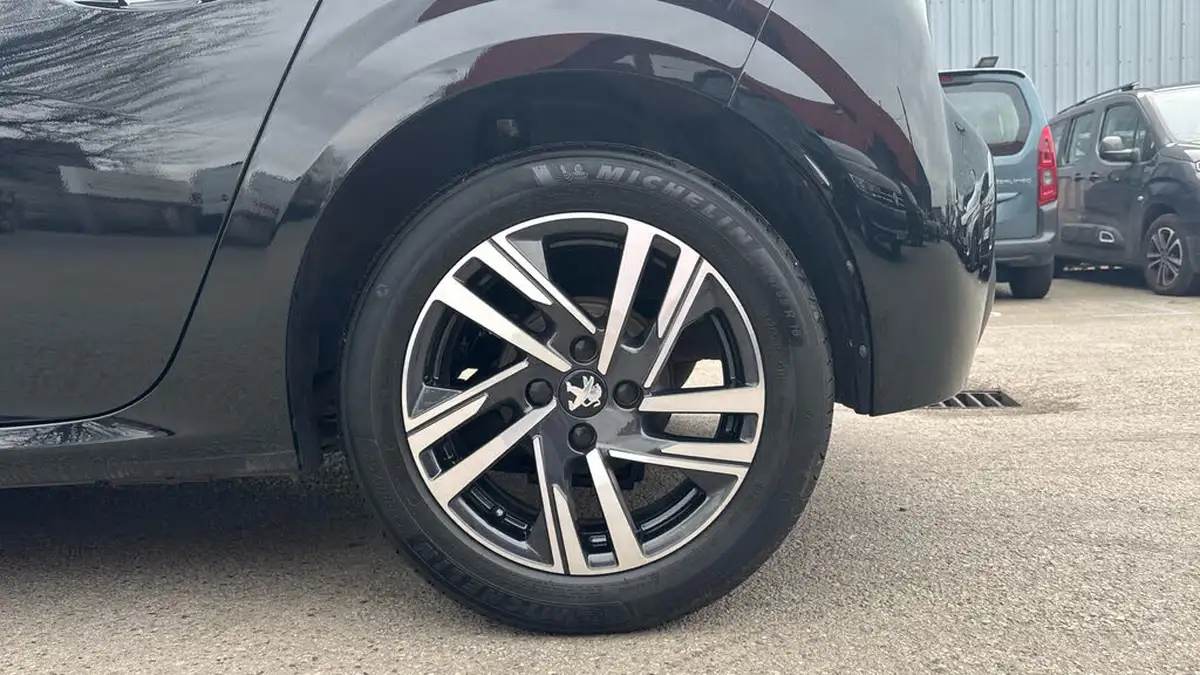 2023-peugeot-208-12-puretech-active-premium-75ps-big-14
