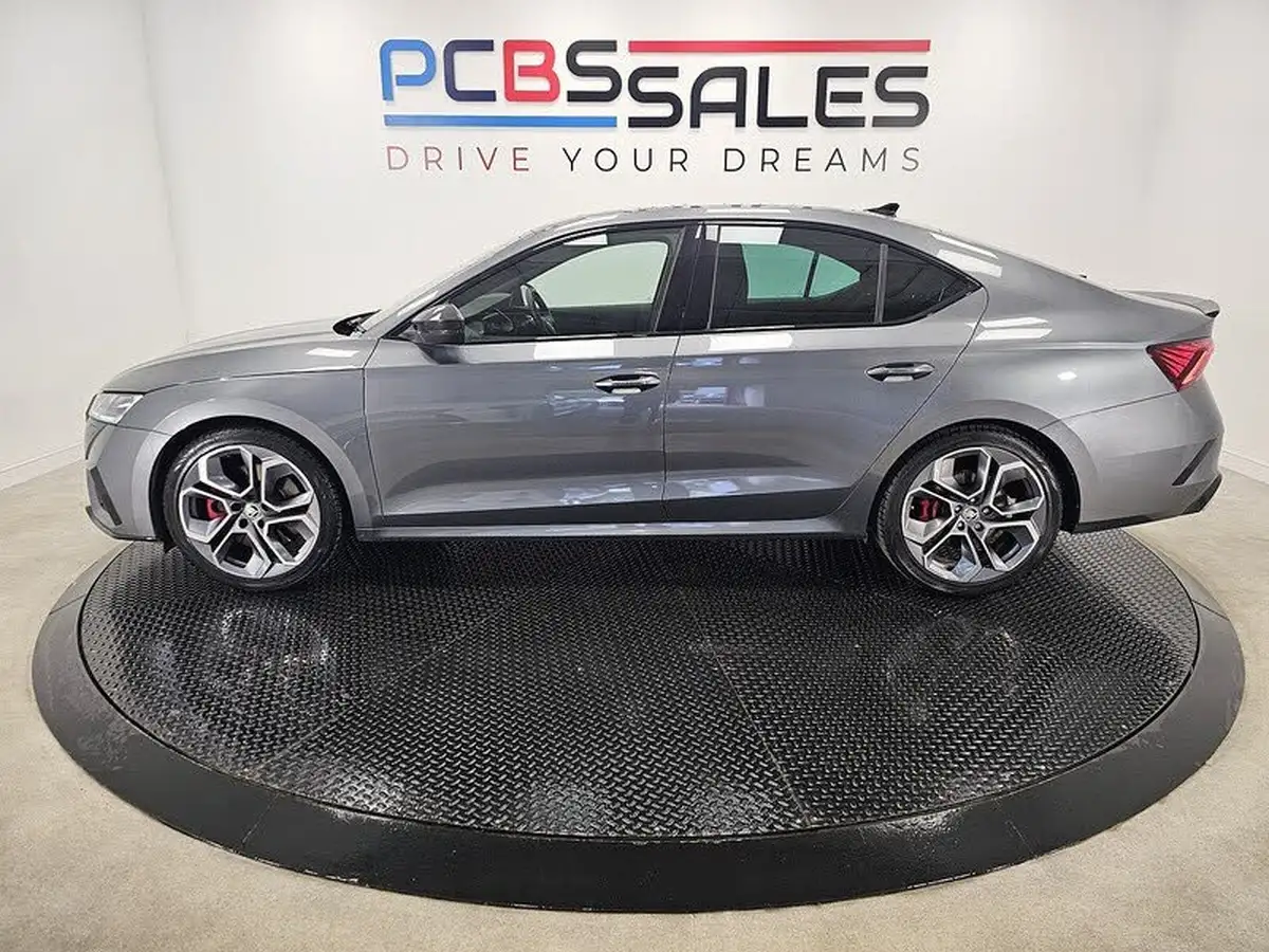 2022-skoda-octavia-20-tsi-vrs-hatchback-dsg-big-14