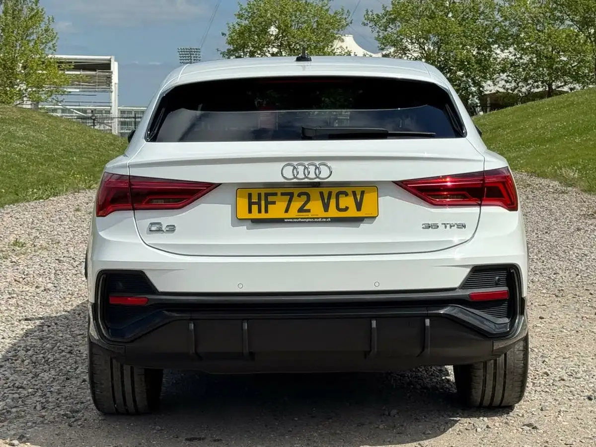 2022-audi-q3-15-35-tfsi-black-edition-cod-sportback-s-tronic-big-5