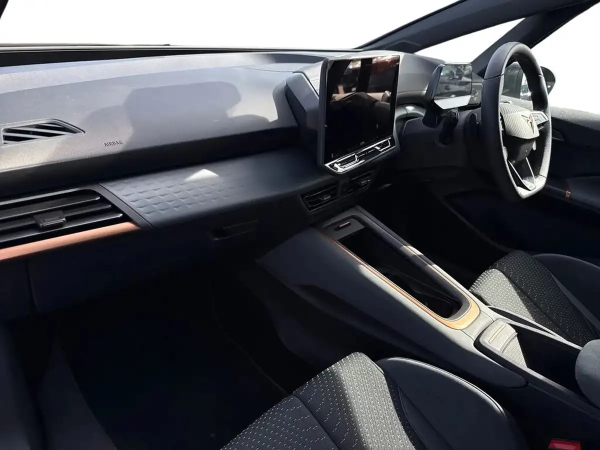 2024-cupra-born-e-vz-big-8