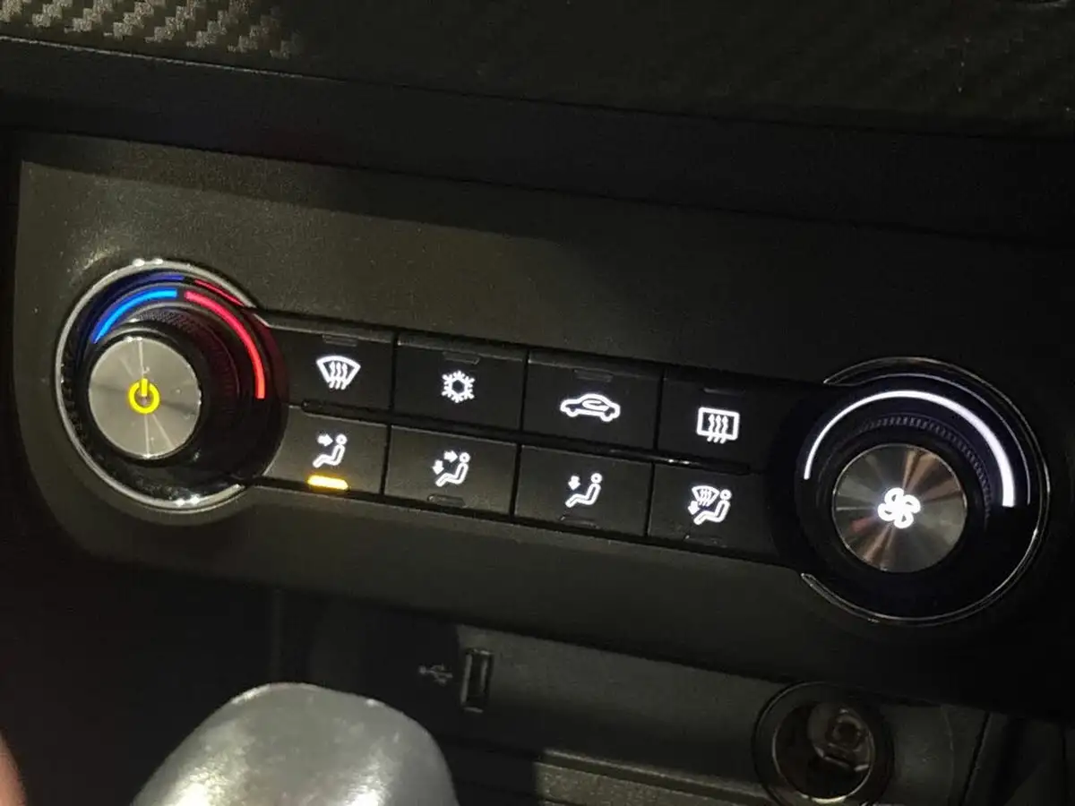 2019-mg-zs-suv-10t-gdi-exclusive-111ps-big-11