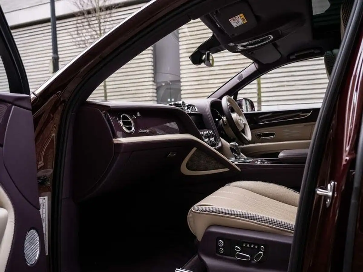 2023-bentley-bentayga-40-v8-extended-wheelbase-azure-big-13