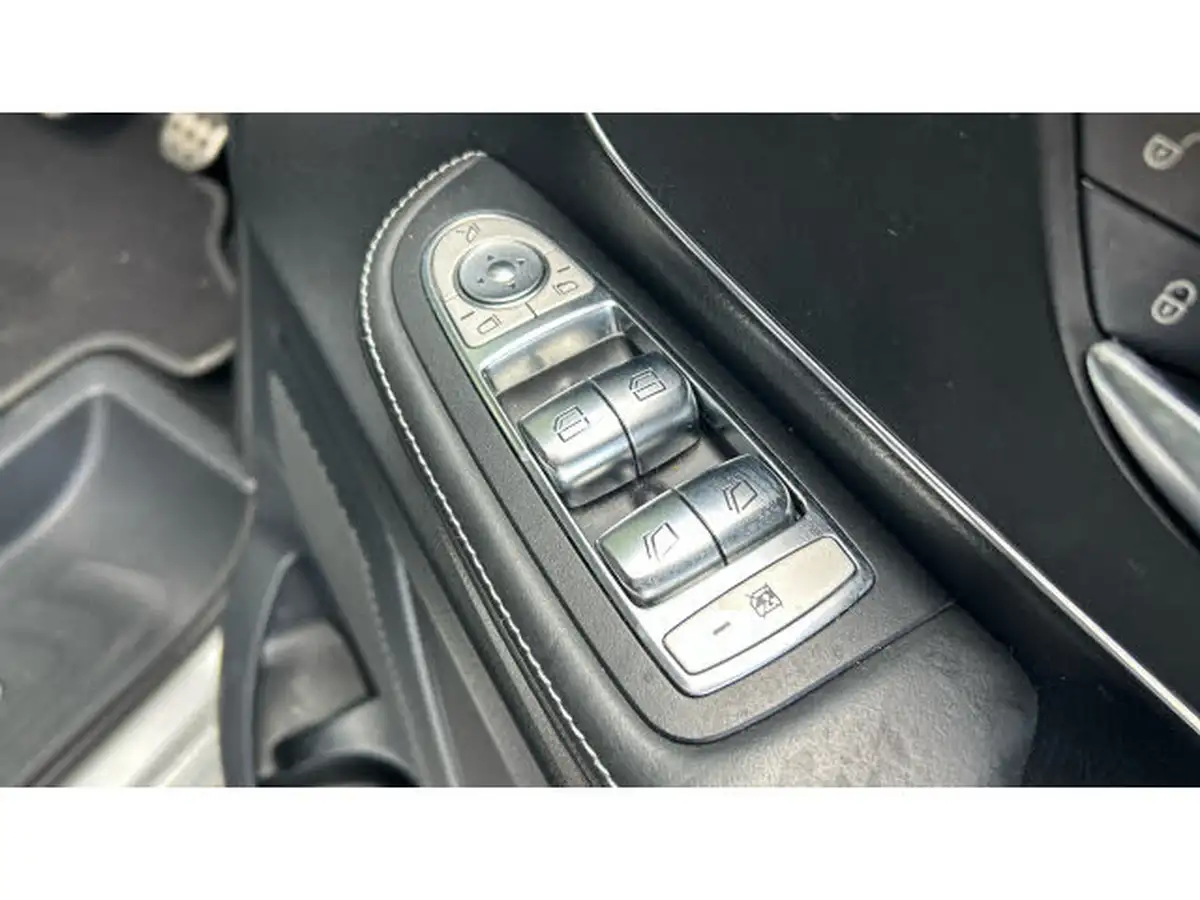2020-mercedes-benz-v-class-20d-v300d-amg-line-extra-long-big-27