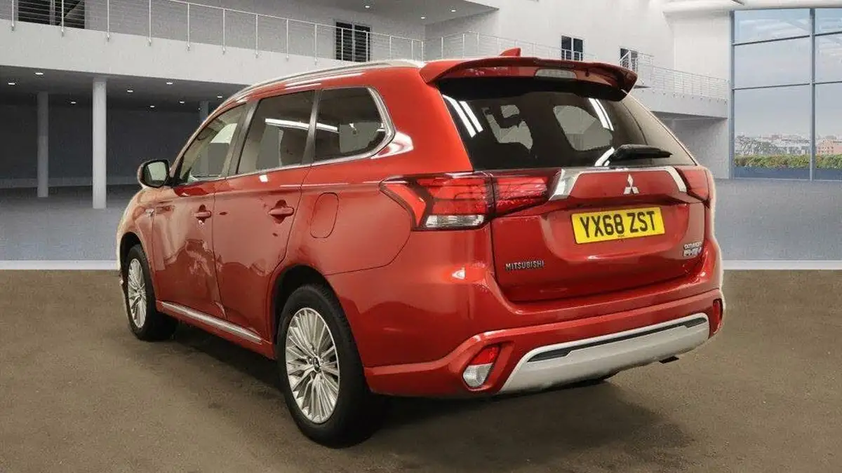 2018-mitsubishi-outlander-24-juro-phev-ss-big-2