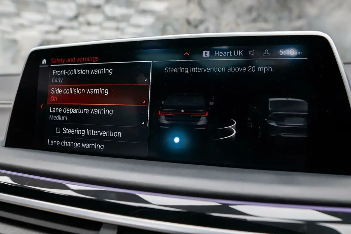 2020-bmw-7-series-66-m760li-big-26