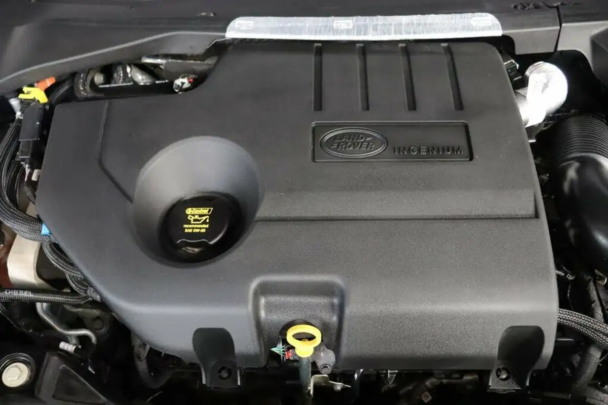 2022-land-rover-range-rover-evoque-20-d200-r-dynamic-hse-big-20