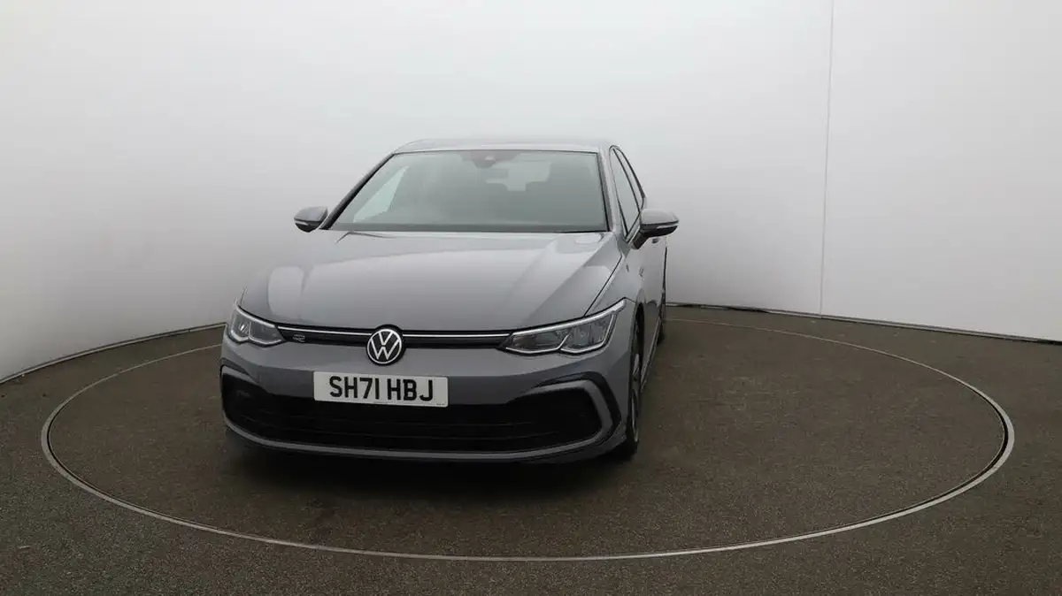 2021-volkswagen-golf-big-15