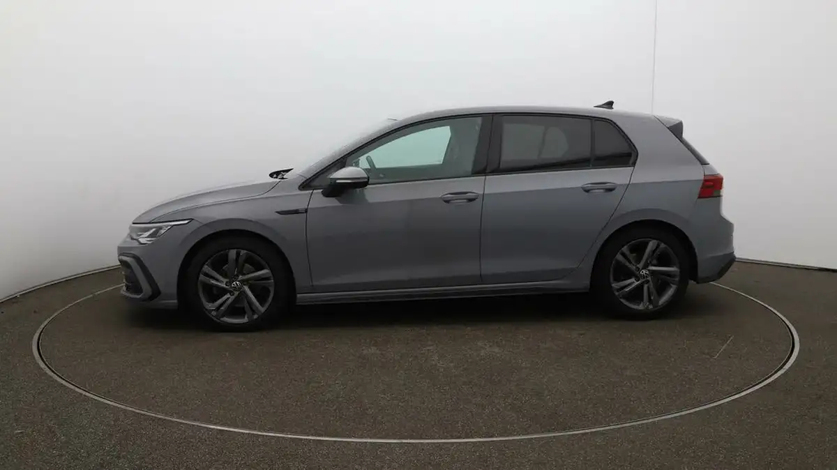 2021-volkswagen-golf-big-60