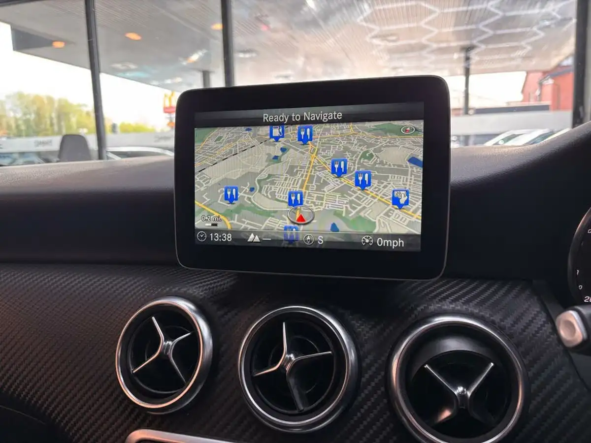 2017-mercedes-benz-a-class-21d-a200d-amg-line-premiumss-7g-dct-big-33