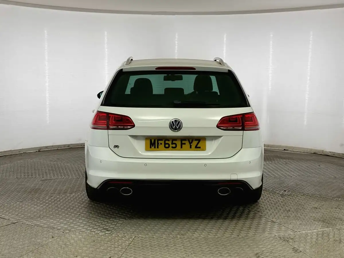 2015-volkswagen-golf-20-tsi-r-estate-5d-dsg-big-5