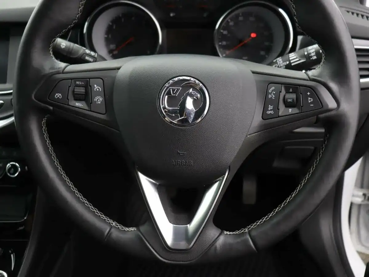 2019-vauxhall-astra-14i-16v-turbo-griffin-ss-big-26