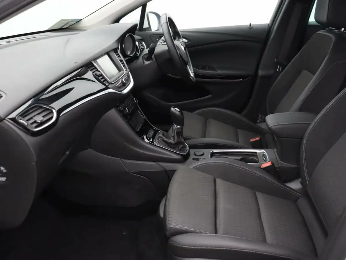 2019-vauxhall-astra-14i-16v-turbo-griffin-ss-big-8