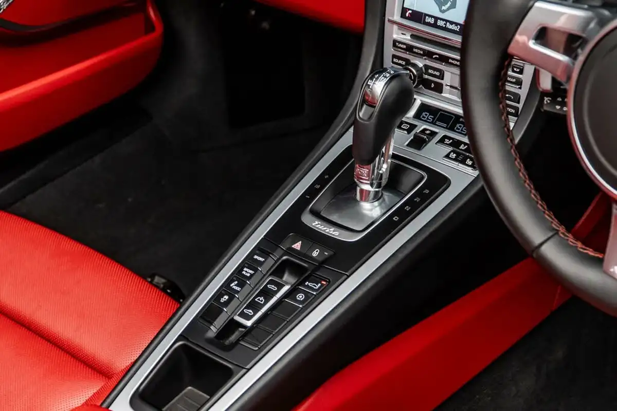 2014-porsche-911-38-turbo-s-coupe-big-34