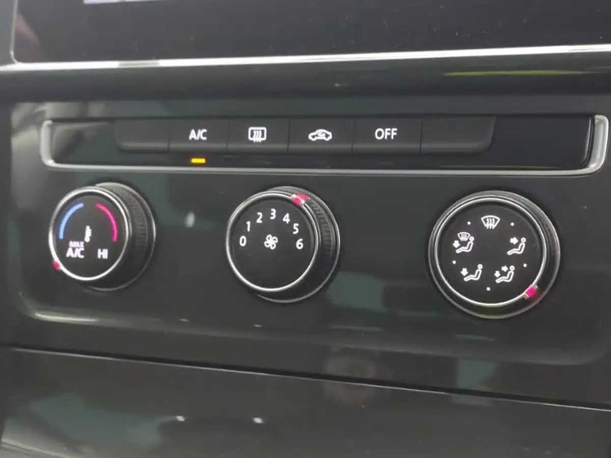 2019-volkswagen-golf-16tdi-match-hatchback-5d-big-14