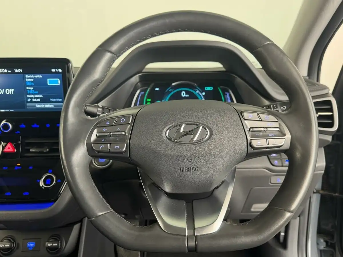 2022-hyundai-ioniq-e-premium-electric-big-23