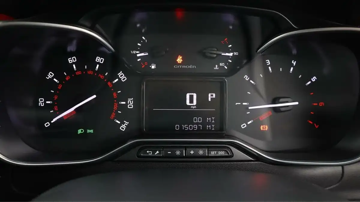 2020-citroen-c3-12-puretech-flair-plus-110ps-eat6-big-10