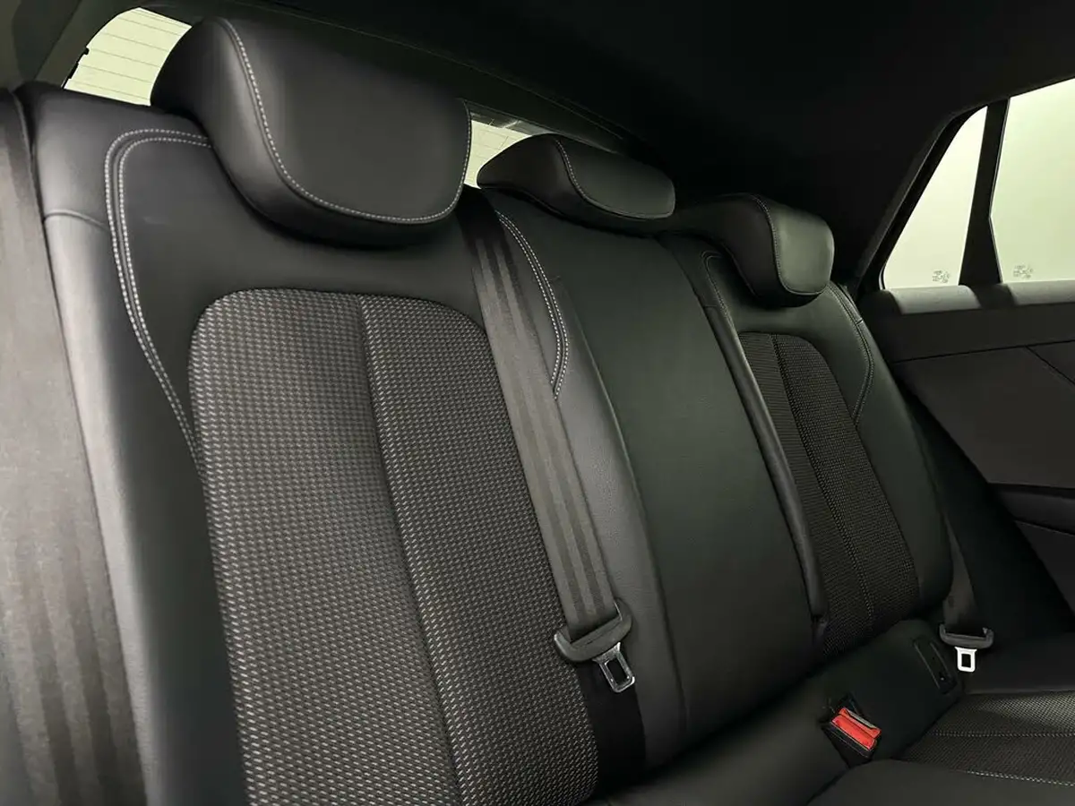 2017-audi-q2-16tdi-s-line-115ps-big-37