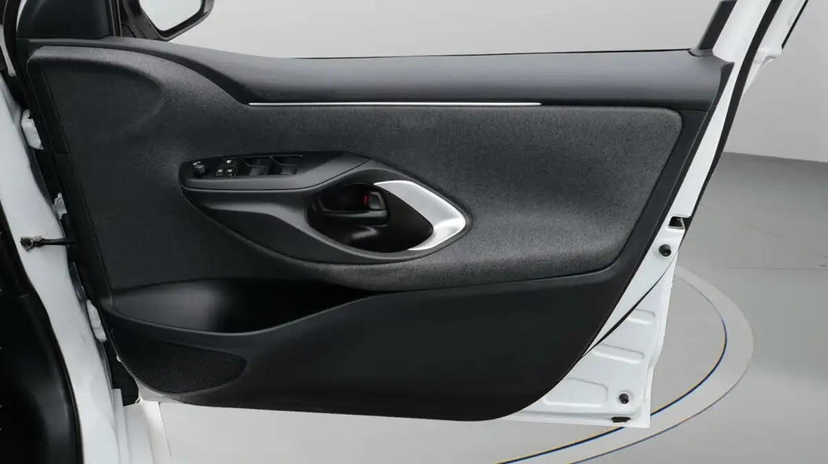 2021-toyota-yaris-15-vvt-i-design-big-15
