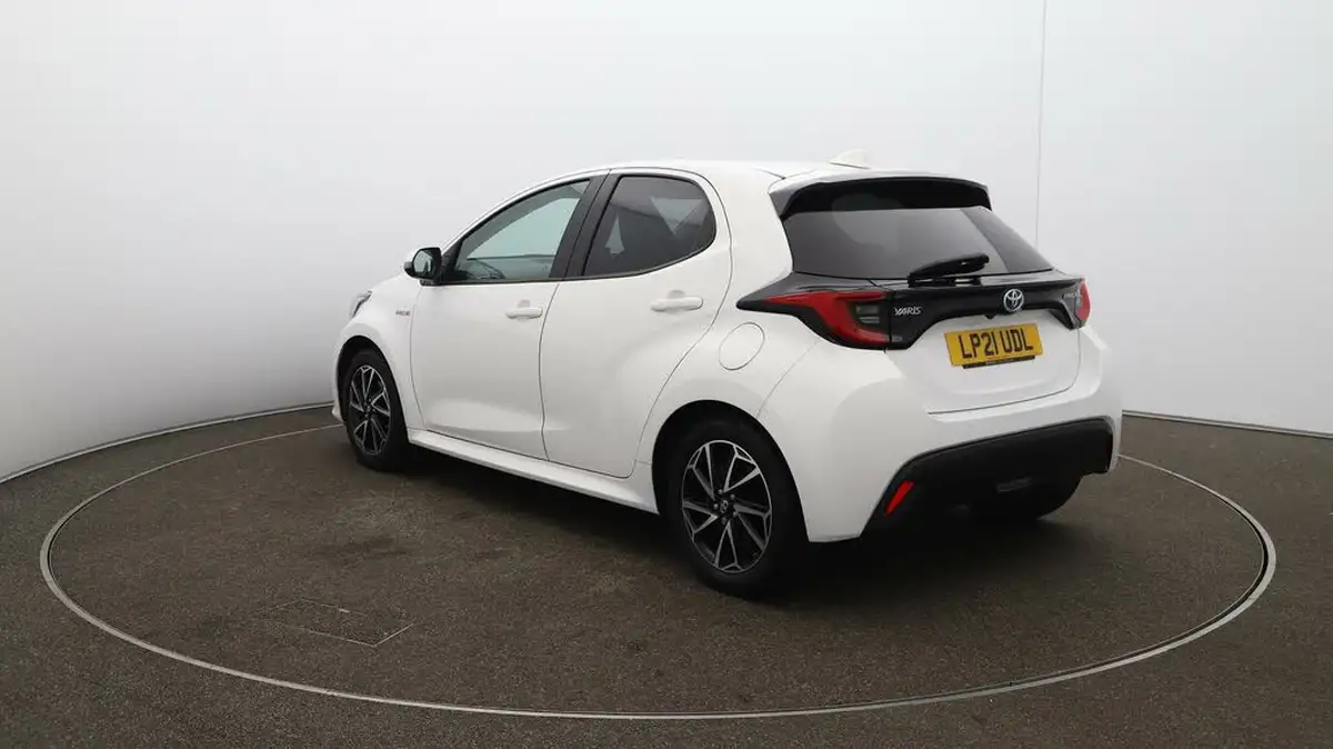 2021-toyota-yaris-15-vvt-i-design-big-56