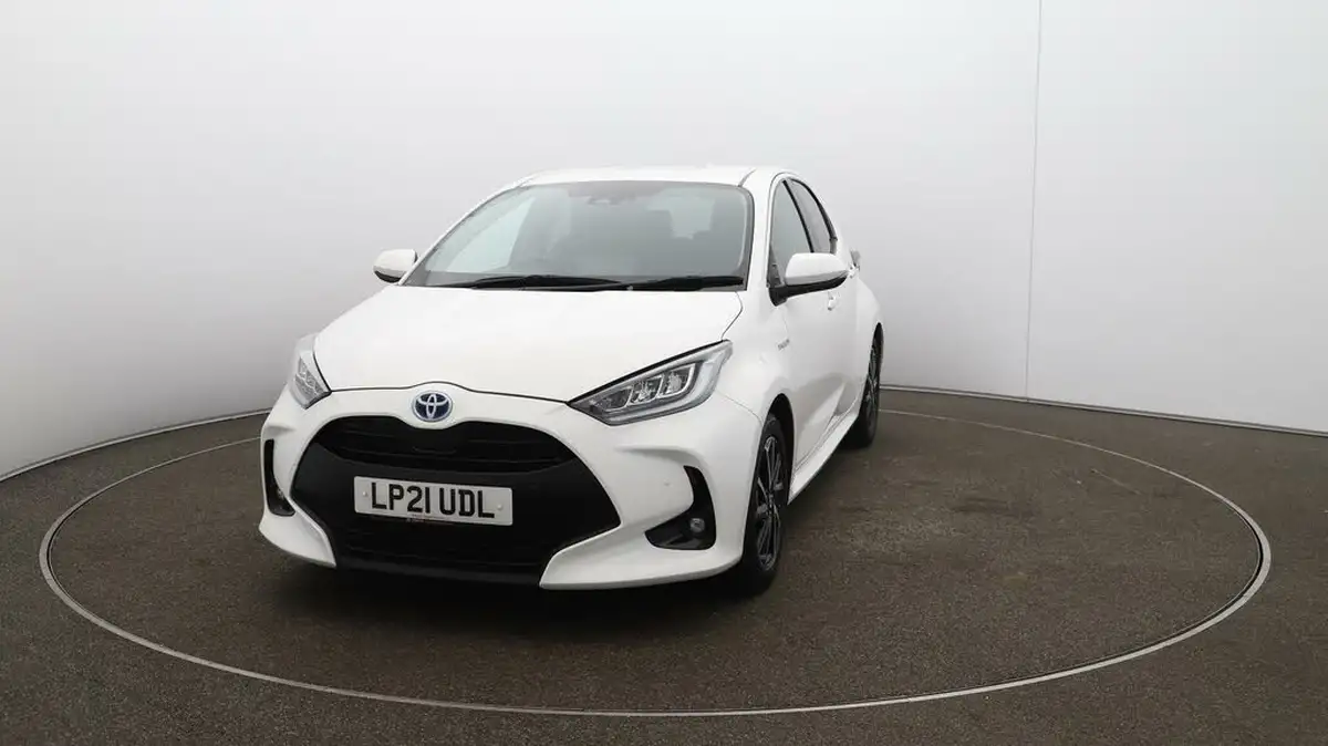 2021-toyota-yaris-15-vvt-i-design-big-32