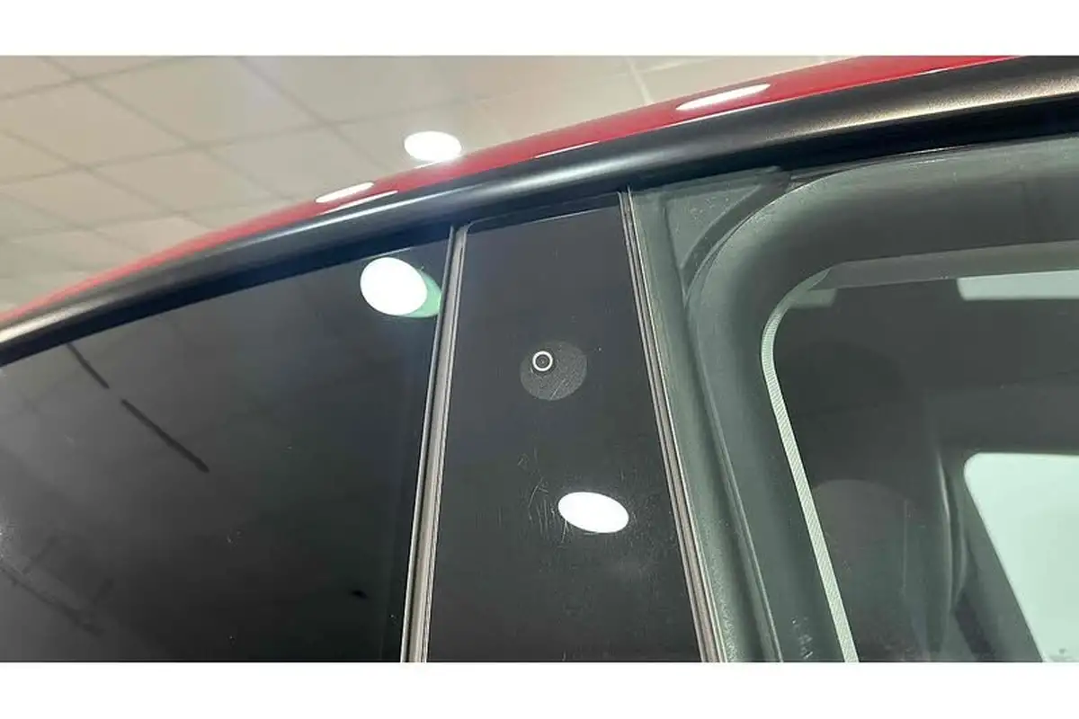 2022-tesla-model-y-e-long-range-big-15