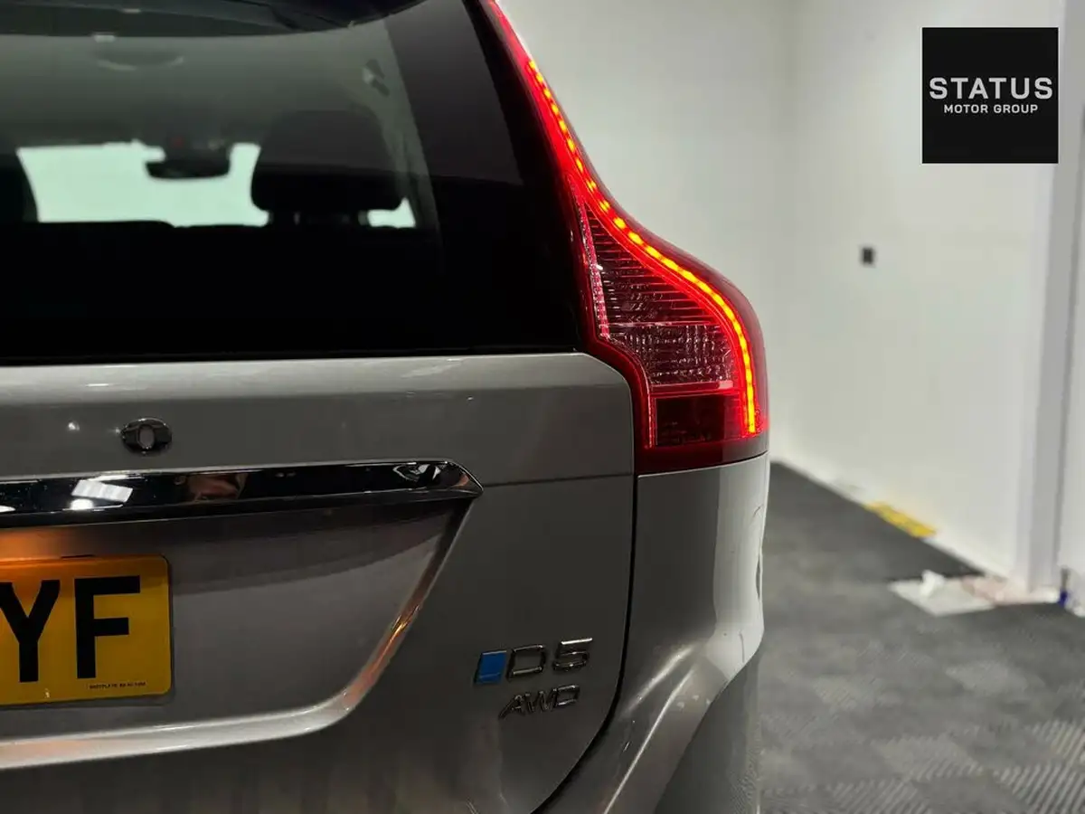 2015-volvo-xc60-24td-d5-se-lux-220bhp-ss-geartronic-big-13