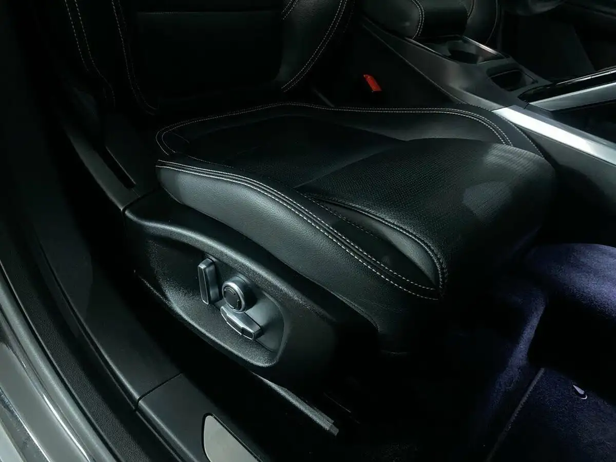 2021-jaguar-i-pace-ev400-black-big-25