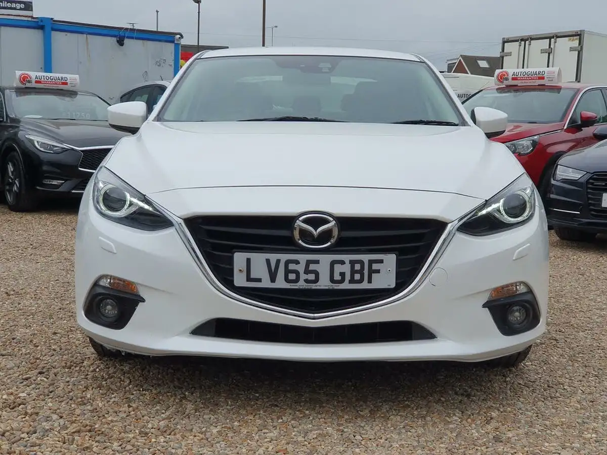 2015-mazda-mazda3-20-se-l-fastback-4d-big-2