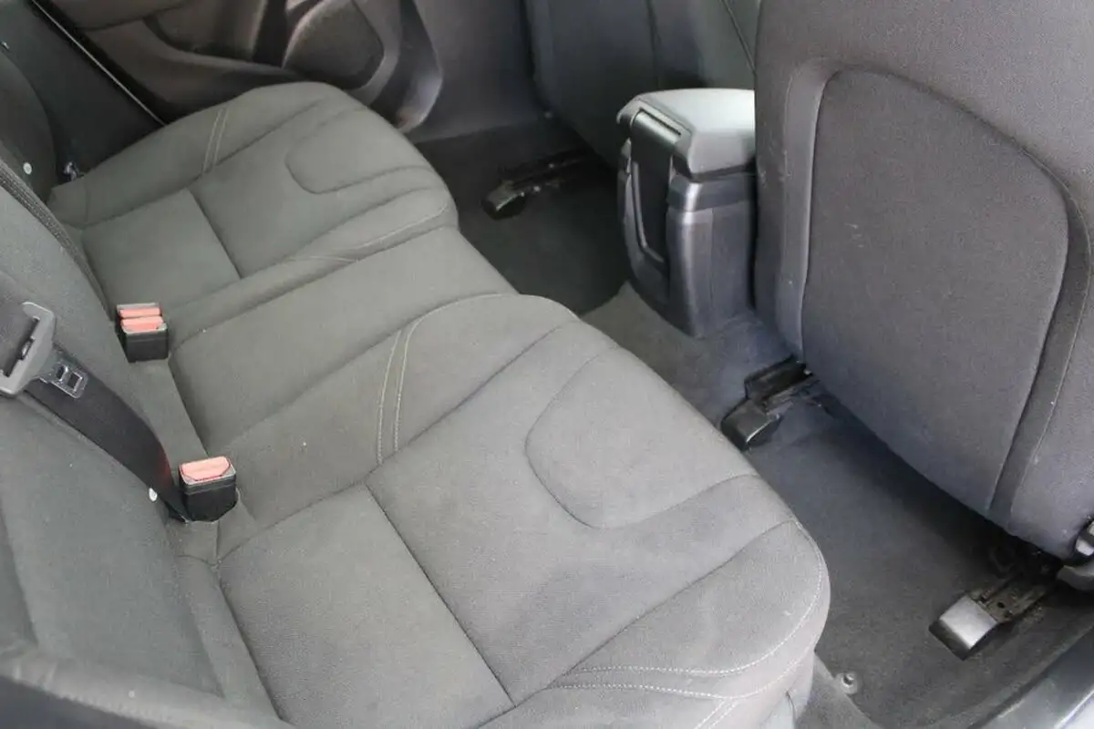 2013-volvo-v40-16-t2-es-big-16