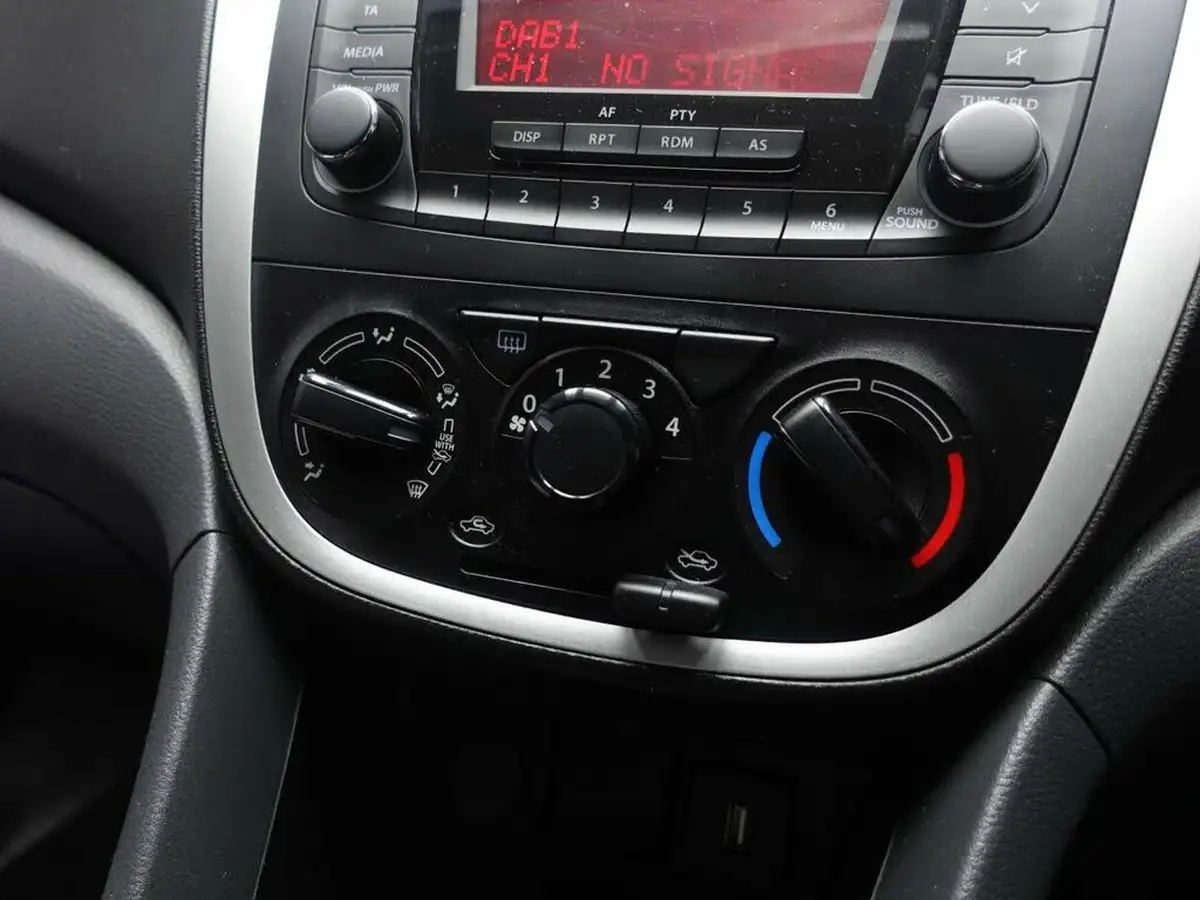 2019-suzuki-celerio-10-sz2-68ps-dualjet-big-19