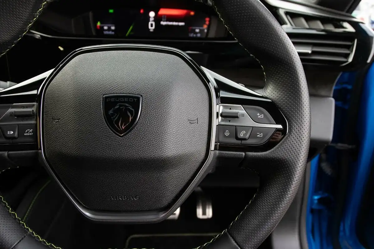 2023-peugeot-308-15-bluehdi-gt-130ps-big-21