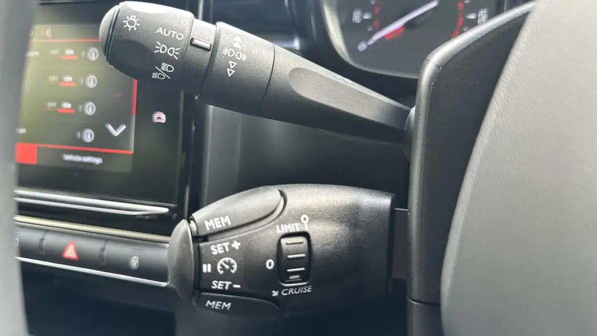 2025-citroen-c3-12-puretech-plus-110ps-eat6-big-26