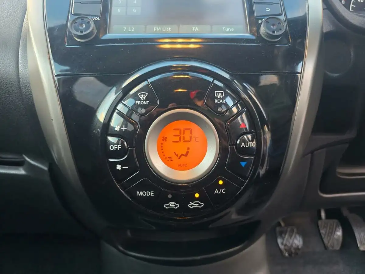 2013-nissan-note-12-acenta-premium-80ps-big-35