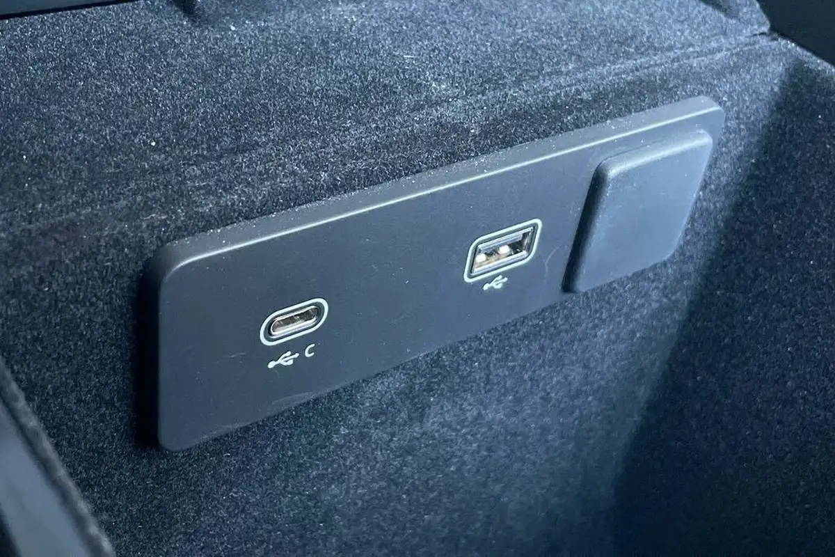 2022-land-rover-range-rover-velar-20-p250-r-dynamic-hse-249ps-big-50