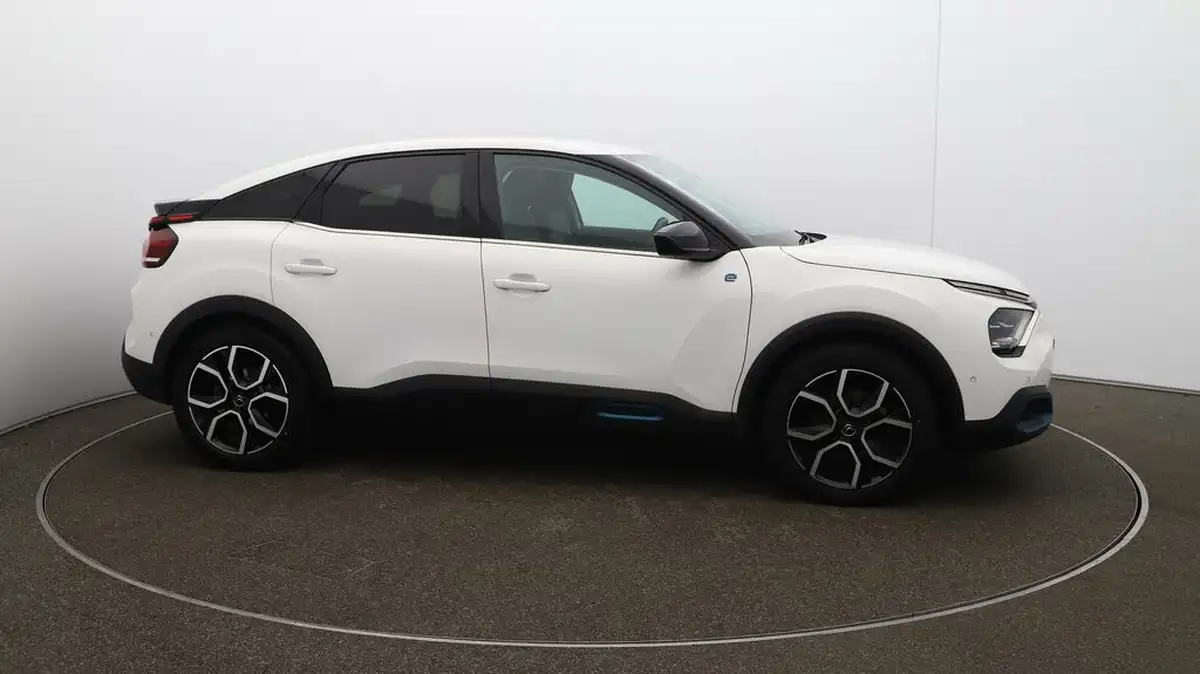 2022-citroen-c4-e-shine-big-41