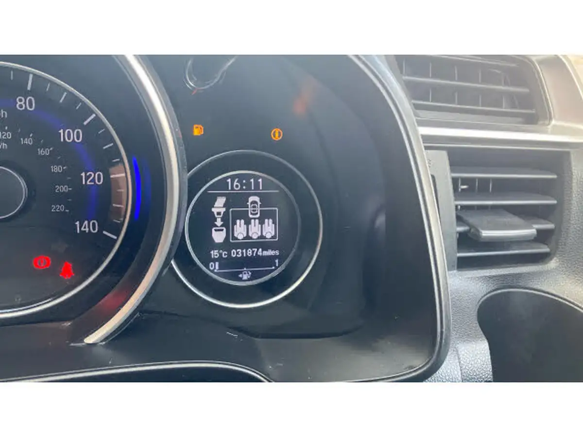 2019-honda-jazz-15-i-vtec-sport-navi-big-28