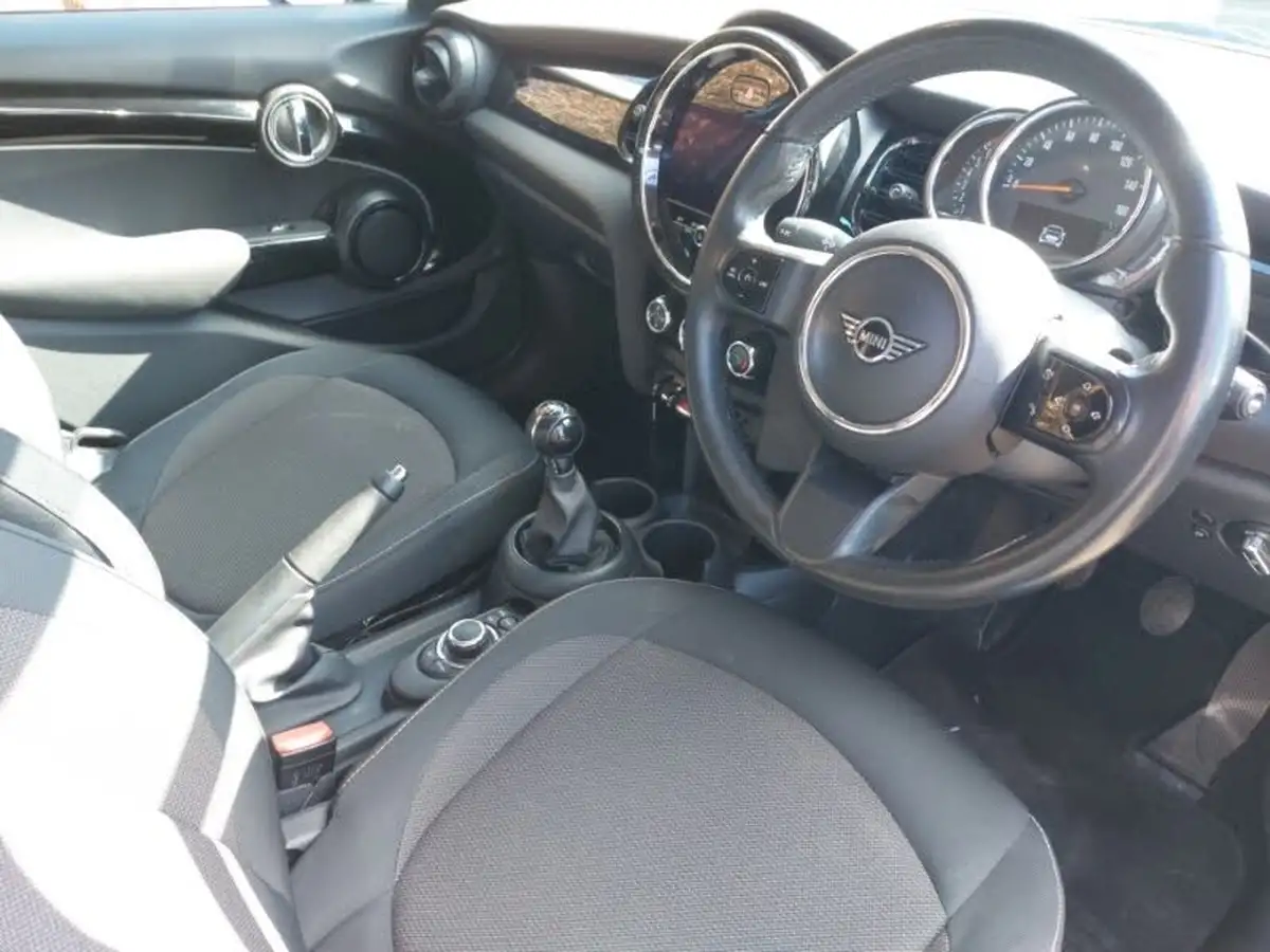 2022-mini-cooper-15-cooper-classic-hatchback-5d-big-13