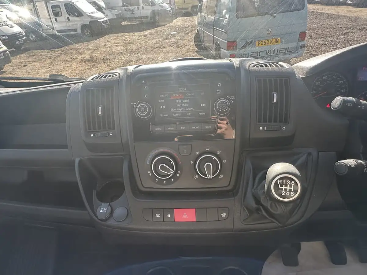 2017-citroen-relay-20bluehdi-35-l3h2-enterprise-130eu6-big-4